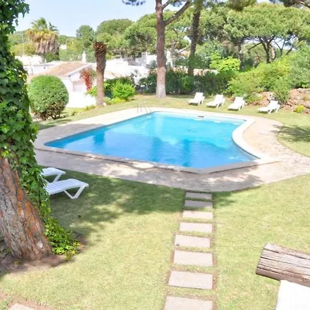 Large Private Pool With 5 Suites, Free Air Conditioning